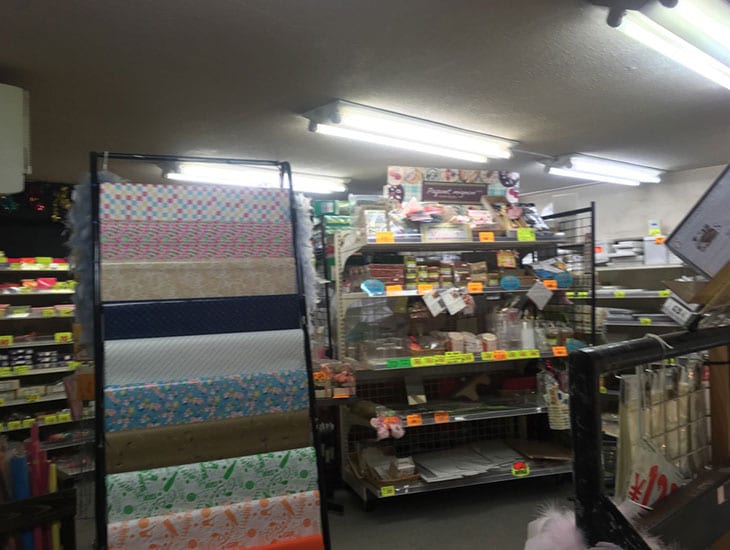 明るい店内!豊富な品揃え!元気な店員がご来店をお待ちしております!高品質な商品をリーズナブルにご提供!業者様からご家庭まで、どなたのお役にも立ちます。最新情報はフェイスブック(←ホームページから入れます)をチェック!
