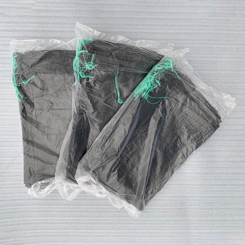 【直送品】 （株）三愛 UVブラック枕土のう袋 250×900mm 50103906Z91BM 200枚/包（ご注文単位1包）