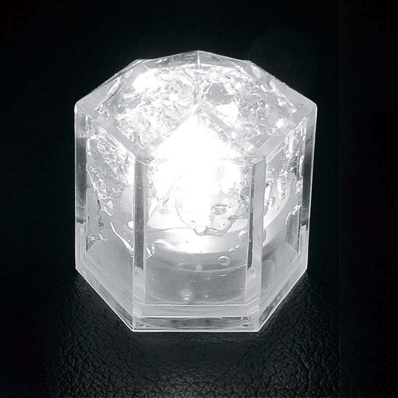 製氷皿 レッド光る氷 ライトキューブ・クリスタル(24入) - キッチン