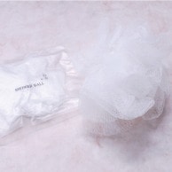 【直送品】㈱三和 アメニティ　圧縮シャワーボール 透明マット袋入 BT－18W　ホワイト 20個/袋（ご注文単位30袋）