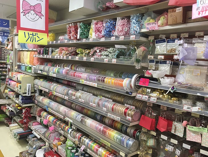 包装用品・食品容器・商店用品・事務用品・イベント用品の専門店です。岡山市一の豊富な品揃えと価格を目指すと同時に、様々な情報も提供したいと思っています。お店作りや商品作りに、ぜひお立ち寄り下さい。
