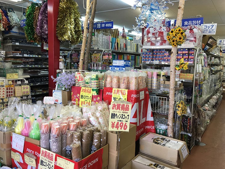 名古屋北部市場北側・10ｍの立看板が目印！　あらゆるお店やイベント・ネット販売などに不可欠な包装資材の専門店です。紙袋・化成品袋・弁当容器・カップ・文具・イベントグッズ・・・ｅｔｃ　時代に特化した品ぞろえを常に考えています。是非、一度ご来店下さいませ。