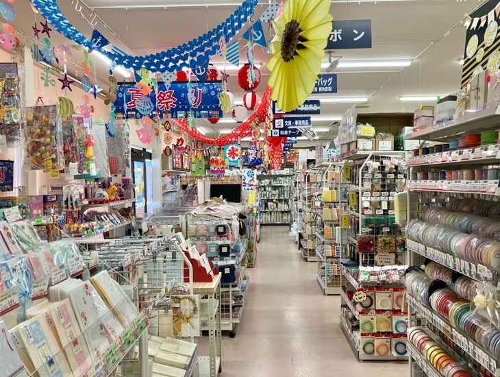 パッケージ包装全般のお悩み解決します。お店に無い商品は取り寄せも可能です。一般の方でもご利用頂けます。オリジナル商品の実績も多数あります。なんでも気軽にご相談ください！