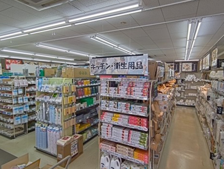 サッカーの街磐田市で、皆様の暮らしに役立つお店を目指し日々頑張っております。当店では、１年を通してイベント用品、ラッピング用品、フラワー包材、食品包材等取り揃えております。皆様の御来店を心よりお待ちしております。