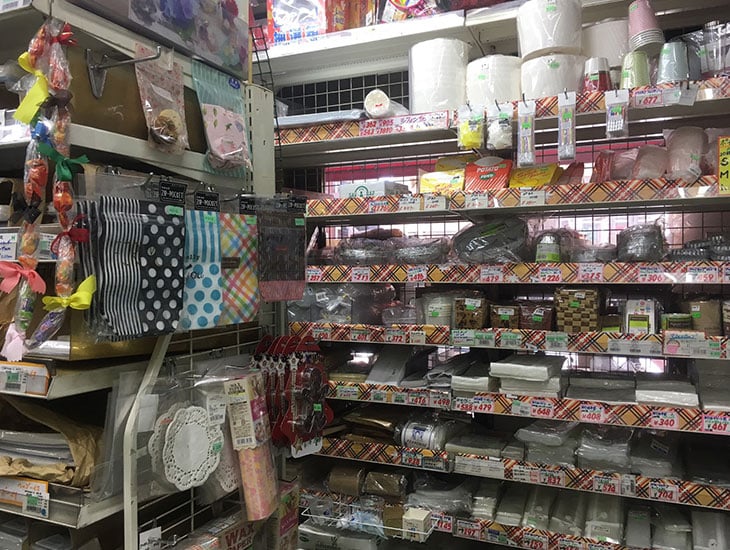 HEIKO商品、紙袋、ポリ袋、包装紙、リボン、箱など用品、食品、雑貨の包装用品が揃っています。用品、食品、雑貨のお店に必要な店舗用品や、手作りに役立つ製菓用品、クラフト材料などもご覧ください。創業60年、ベテランのスタッフが対応致します。