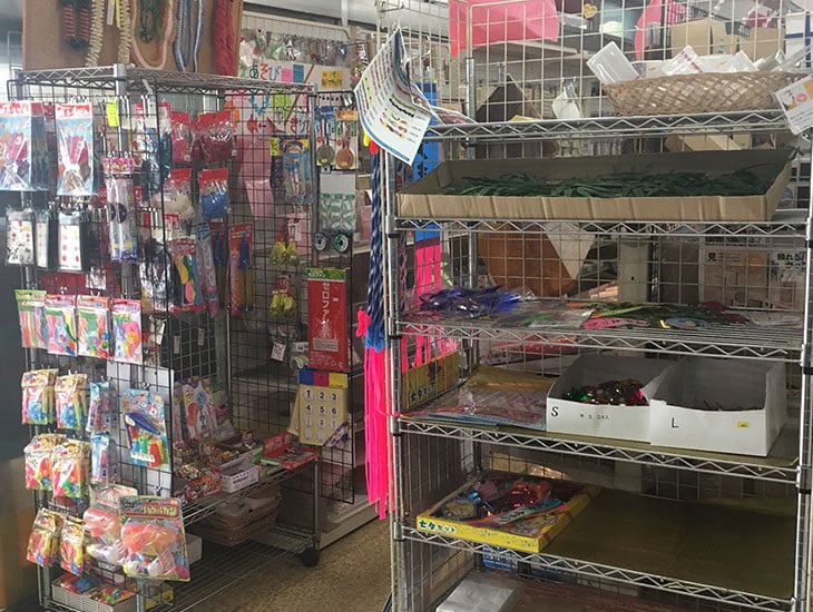 当店ではお店や会社様の専門的な包装資材はもちろん一般の方にもあったら便利な商品や趣味の商品まで幅広い品ぞろえで皆様のご来店をお待ちしています。特に季節のイベント品をお探しの際には当店にお立ちより下さいね。