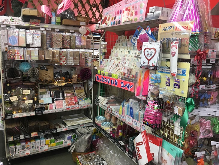 包装資材はもちろん、食品容器・生活雑貨・事務用品など、豊富な品揃えで皆様のご来店をお待ちしております。お買い物時に割引などの特典が付く「パッケージプラザ岡崎店会員」も店頭にて受け付けております。皆様お誘い合わせの上、ぜひご来店下さい！！