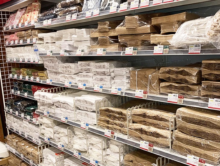 包装資材を中心に店内の商品だけでなく、各メーカー品含めお取り寄せ可能です。<br>また、別注品のご相談も賜りますので何なりとご相談ください！<br>スタッフ一同、ご来店を心よりお待ち申し上げます。