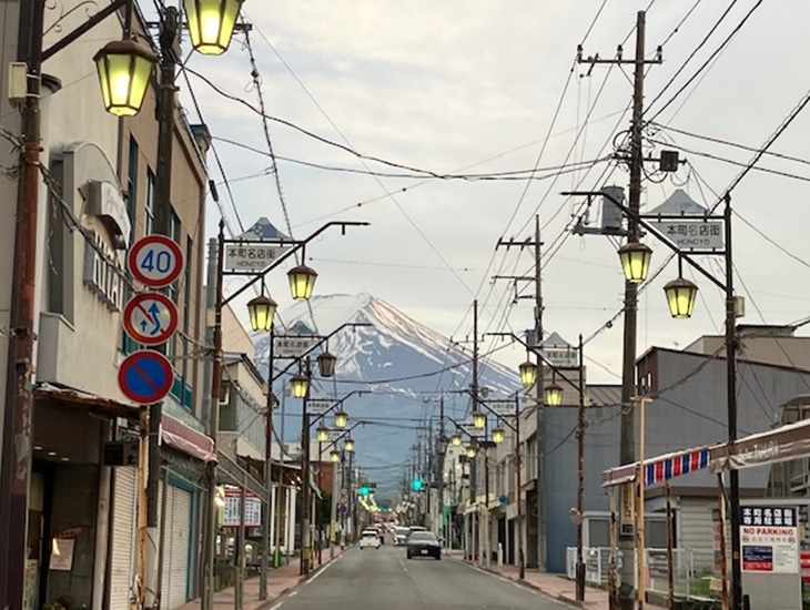 2025年7月に、富士吉田市にオープン致しました。包装資材を中心に、地元の皆様のお役に立てるような商品を取り揃えております。スタッフ一同、ご来店を心よりお待ちしております。